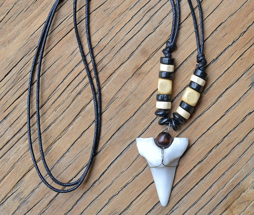 Unisex Shark Tooth Pendant Necklace – Imitation Pendant Jewelry for Men & Women
