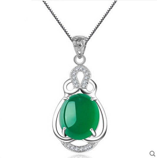 S925 Silver Green Chalcedony Pendant Necklace – Fashionable Jewelry for Ladies