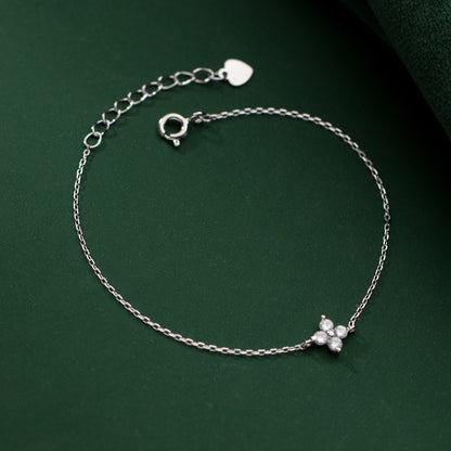 Elegant Four-Leaf Clover Bracelet for Women – Lucky Floral Charm Jewelry