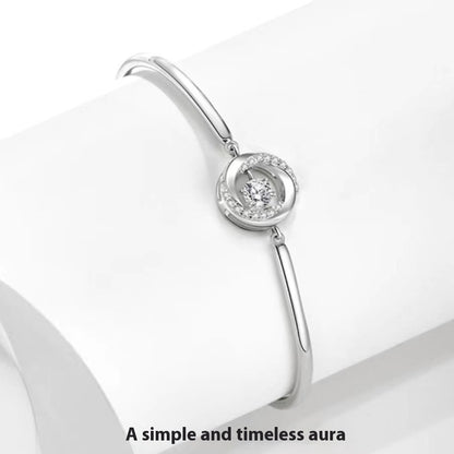 Mobius Three-Second Heart Bracelet for Women – Elegant Symbolic Jewelry