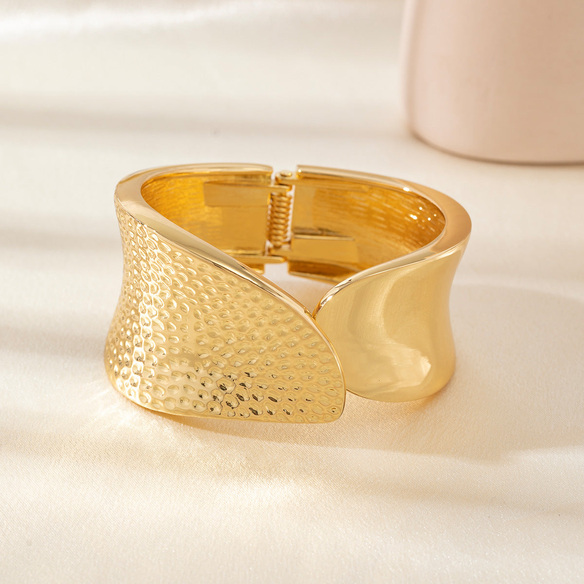 Personalized Hammered Gold Bracelet for Women – Unique Textured Jewelry