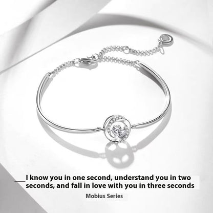 Mobius Three-Second Heart Bracelet for Women – Elegant Symbolic Jewelry