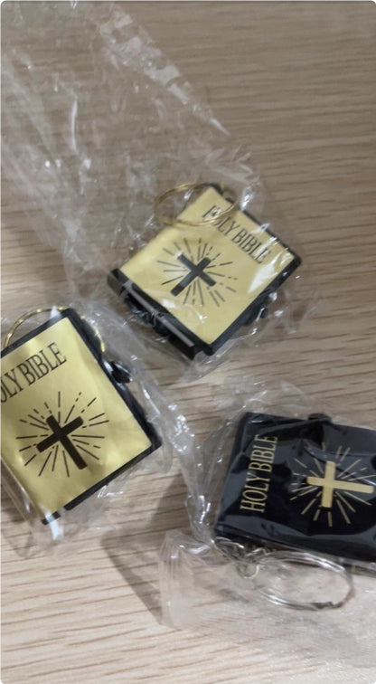 Christian Cross Necklace for Men & Women – Stainless Steel Jesus Pendant Gift