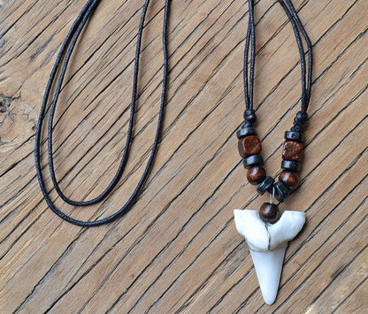 Unisex Shark Tooth Pendant Necklace – Imitation Pendant Jewelry for Men & Women