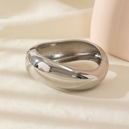 Personalized Hammered Gold Bracelet for Women – Unique Textured Jewelry