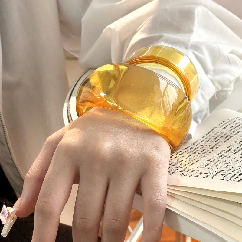 Brown Geometric Resin Open Bracelet for Women – Transparent Minimalist Jewelry