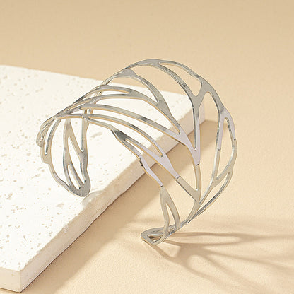 Vintage Leaf Bracelet for Women – Elegant Nature-Inspired Jewelry