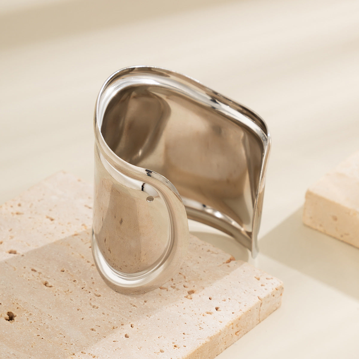 Retro Geometric Textured Metal Bracelet for Women – Unique Statement Jewelry