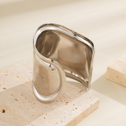 Retro Geometric Textured Metal Bracelet for Women – Unique Statement Jewelry