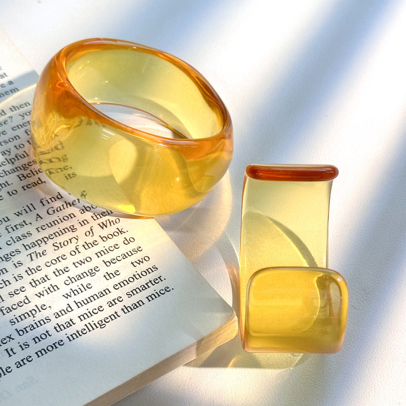 Brown Geometric Resin Open Bracelet for Women – Transparent Minimalist Jewelry